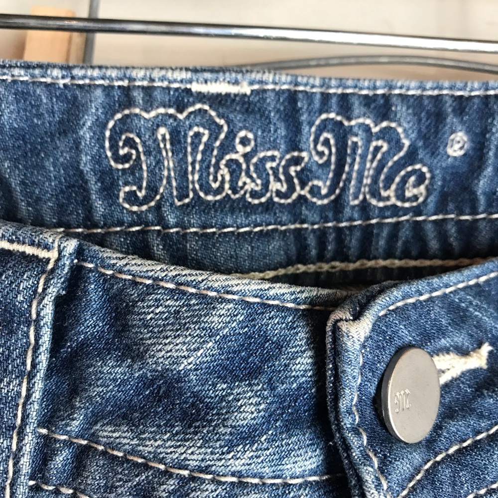 ⬇️ Miss Me Boyfriend Distressed Patched Jeans - Picture 3 of 7
